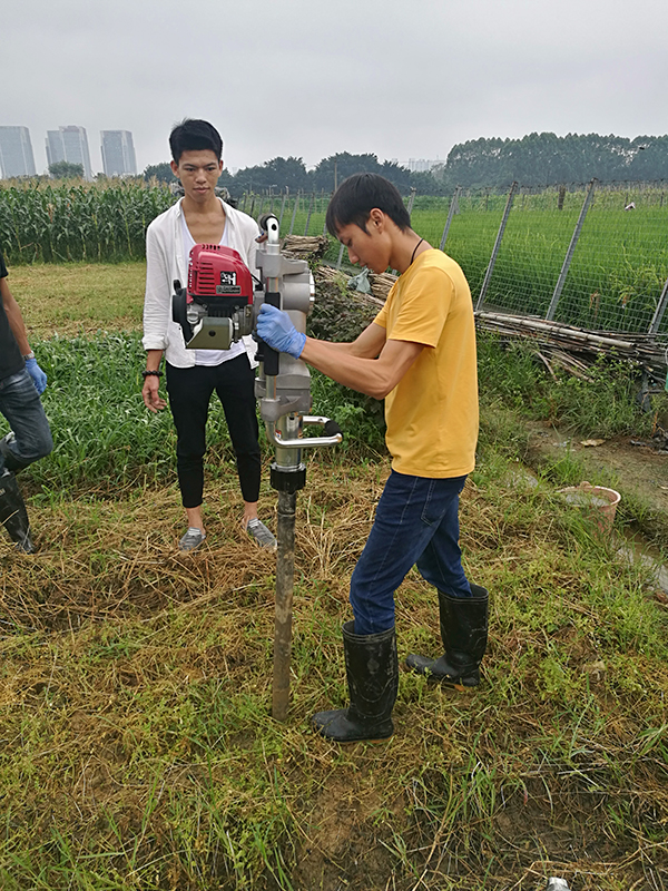 犀牛取土鉆機.jpg