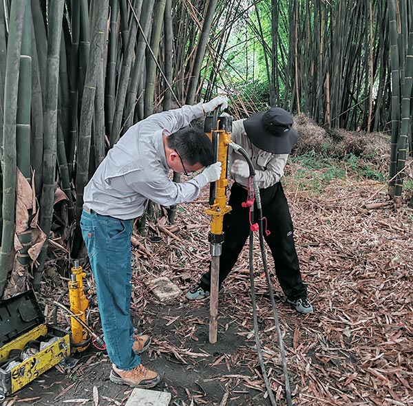 鉆進(jìn)-(2).jpg 鉆進(jìn)-(2).jpg